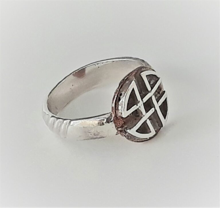 https://www.athenasilversmith.com/collections/rings/products/copper-and-silver-ring-1 https://www.athenasilversmith.com/collections/rings/products/copper-and-silver-ring-1
