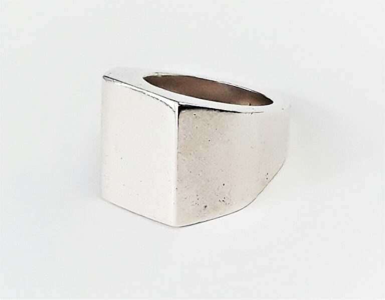 https://www.athenasilversmith.com/collections/rings/products/sterling-silver-hollow-ring https://www.athenasilversmith.com/collections/rings/products/sterling-silver-hollow-ring