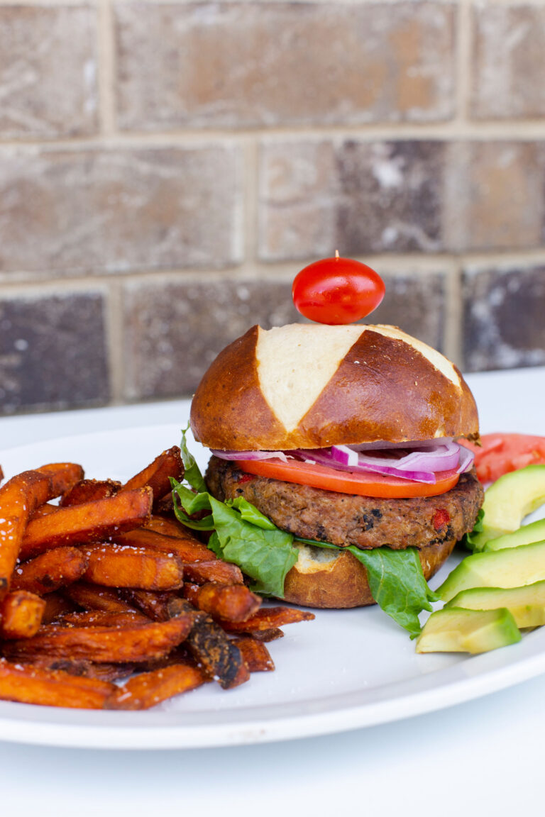BURGER W SWEET FRIES AVOCADO 2 768x1152